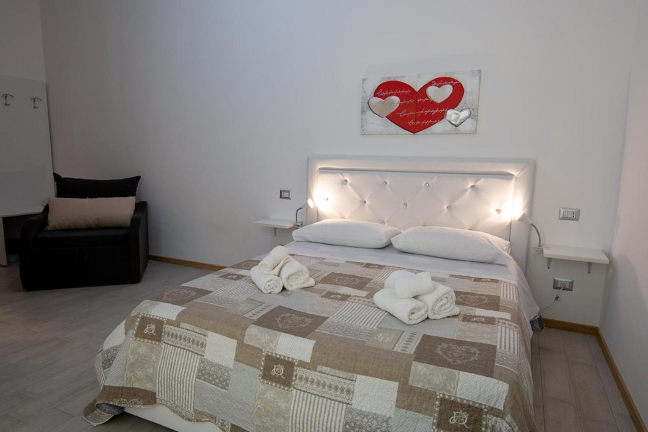 B&B Archimede Флоридия Экстерьер фото