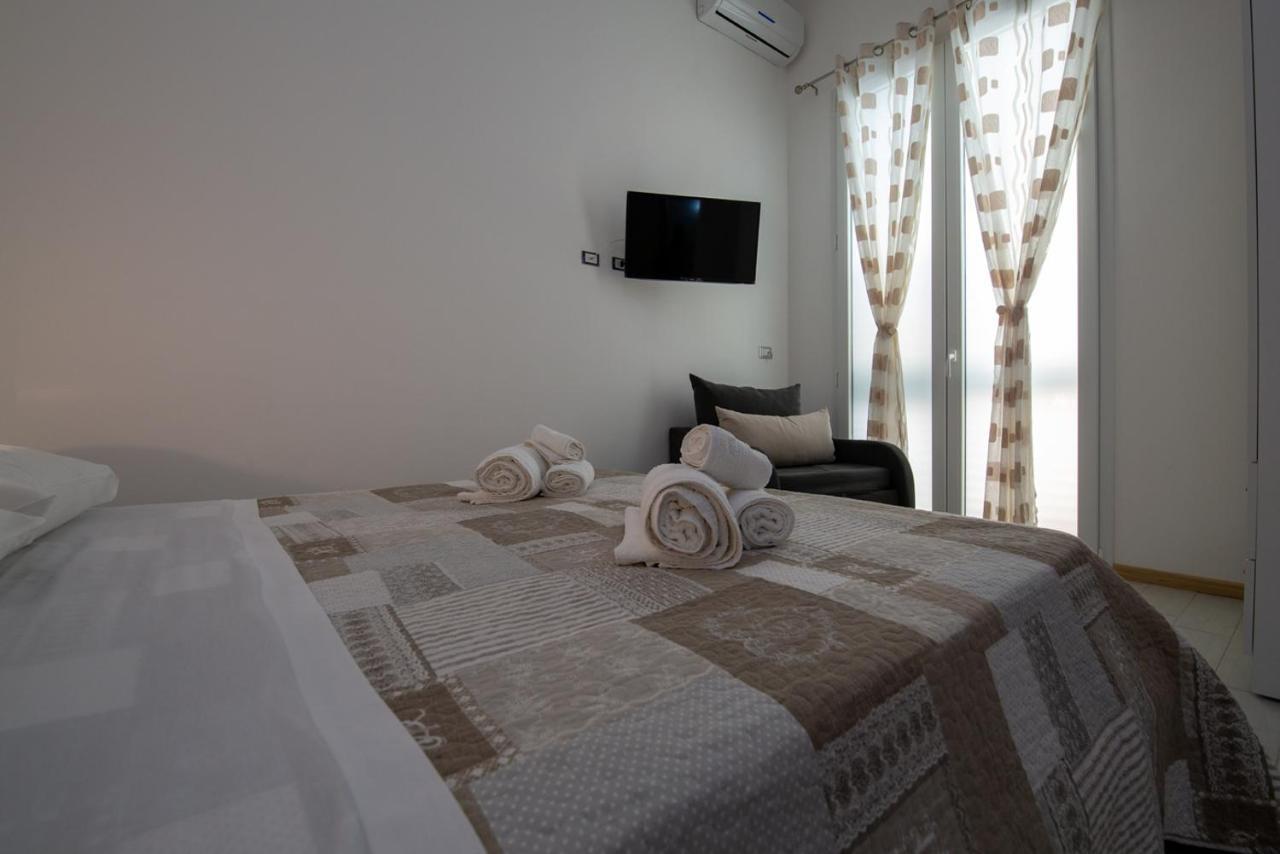 B&B Archimede Флоридия Экстерьер фото